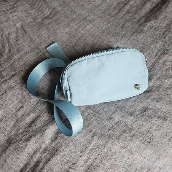 lululemon athletica Handbags - NEW! Lululemon Everywhere Belt Bag, 1L, Windmill